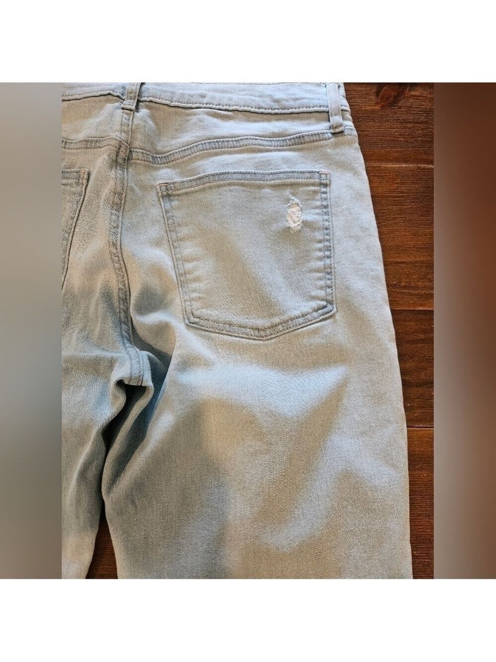 GAP WOMEN'S GIRLFRIEND MID-RISE LIGHT WASH DISTRESSED DENIM JEANS SIZE 29 - Picture 8 of 11